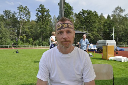 Vad skulle denna man kunna äga för café? Dubbelreklam - både för 20-elvan och för mig.